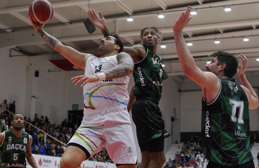 Aliağa Petkimspor, 4 maç sonra kazandı