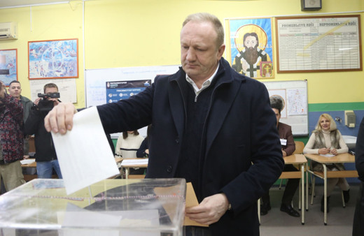 Sırbistan'daki genel ve yerel seçimde oy kullanma işlemi devam ediyor