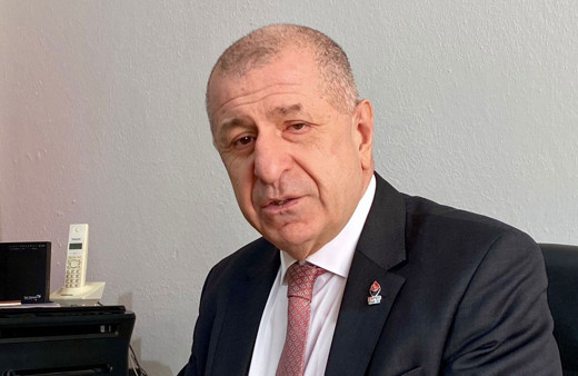 Yıldıray Çiçek her şeye tweet atan Ümit Özdağ'ı fena yakaladı