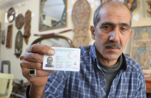Lazları çok sevdiği için ismini Temel Reis olarak değiştirdi