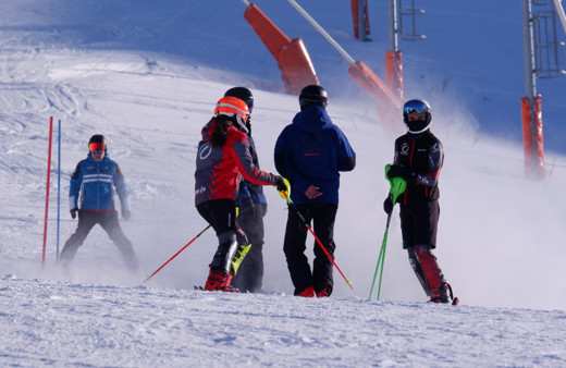 Palandöken'de kar kalınlığı 1 metreyi geçti, vatandaşlar karın tadını çıkardı