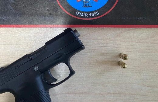 Adana'da 30 yıl hapis cezasıyla aranan hırsız, İzmir Yunusları'na yakalandı