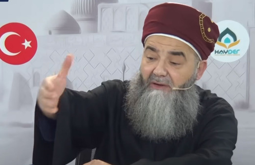 FETÖ'den Cübbeli Ahmet'i zehirleme planı Özgür Bursalı olay yazışmaları paylaştı