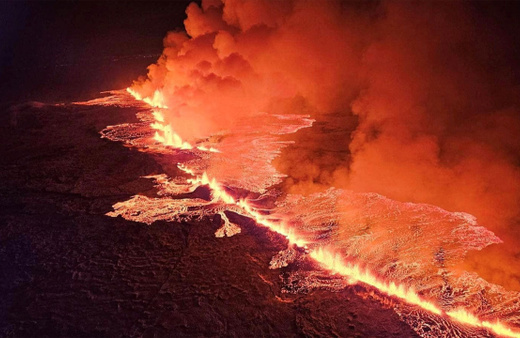 24 saatte 1000 deprem oldu yanardağ patladı! İzlanda cehennemi yaşıyor! İşte patlama anı...