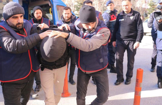 Adliyeye çelik yelekle getirildi! 4 kişiyi öldürmüştü