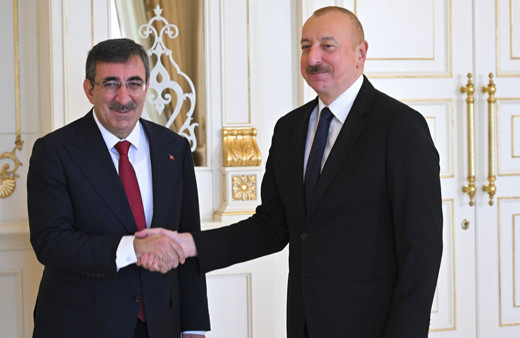 Azerbaycan Cumhurbaşkanı Aliyev, Cumhurbaşkanı Yardımcısı Cevdet Yılmaz'ı kabul etti