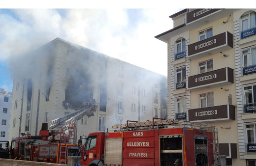 Dehşet anları inanılmaz görüntü! Patlama oldu, evin duvarı yıkıldı