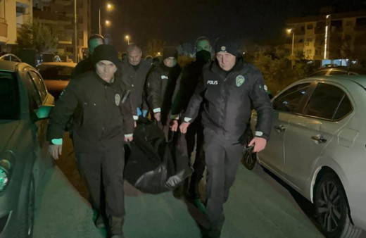 Adana'da kanlı pusu! Otomobilinden iner inmez kurşunların hedefi oldu