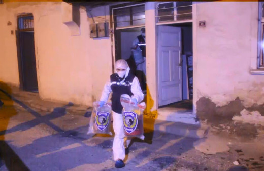 Babasını öldürdü, cesedini baltayla parçalayıp sobada yaktı! Ceset kalıntıları sobadan çıkarıldı