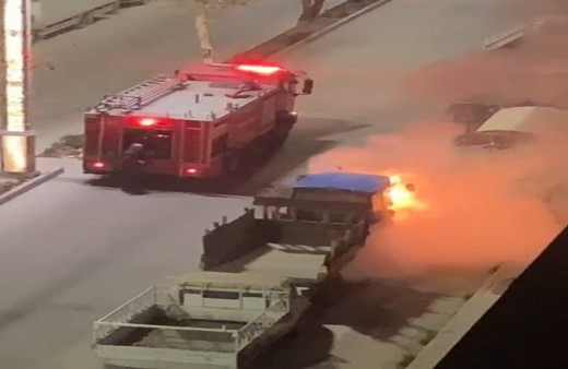 Elazığ’da park halindeyken alev alan traktörü itfaiye ekipleri söndürdü