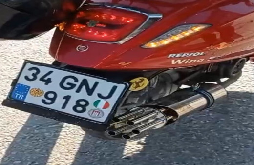 Egzoza taktığı aparat gören polisi çok şaşırttı