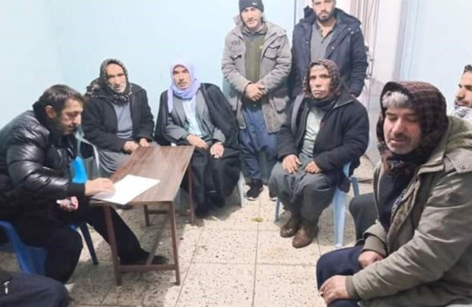 Gündüz kurumda, akşam köylerde çalışıyorlar