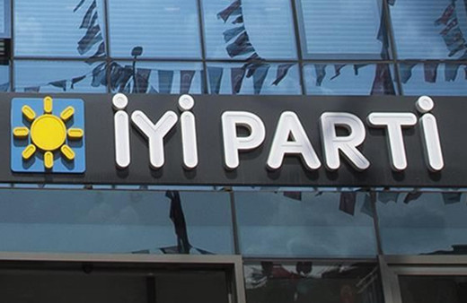 İYİ Parti'de 4 ilçe başkanı görevden alındı