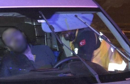 Ataşehir'de park halindeki otomobilin içinde erkek cesedi bulundu
