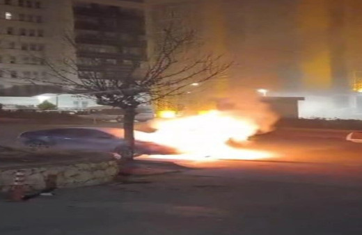 Elazığ’da seyir halindeyken otomobil alev alev yandı