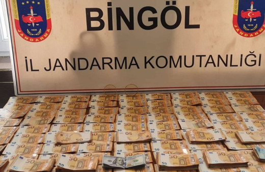 Kendilerini savcı olarak tanıtıp vatandaşı dolandıran 4 şüpheli yakalandı