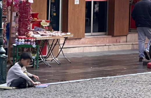 Eskişehir'de 2 çocuk yasağa uymayarak dilendi