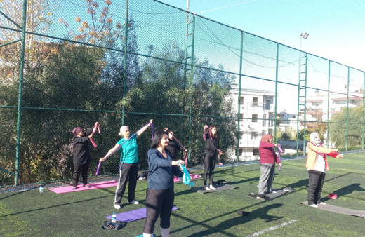 Ev hanımları güne sabah sporuyla başlıyor