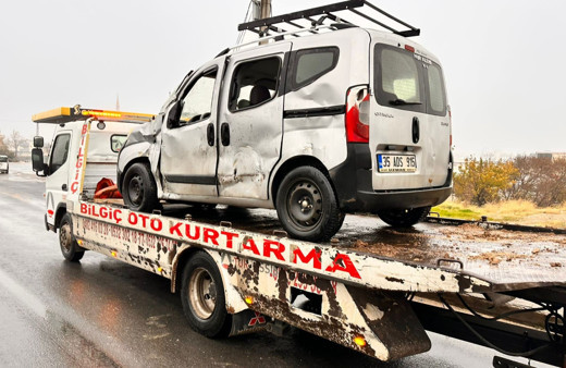 Mardin’de tır, hafif ticari araca arkadan çarptı, 1 kişi yaralandı