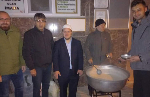 Down sendromlu muhtar adayı, her sabah camilerde çorba dağıtıyor