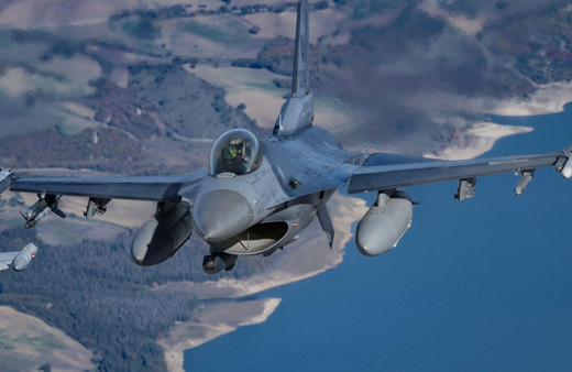 Hollanda, Ukrayna'ya 18 F-16 savaş uçağı göndermeye hazırlanıyor