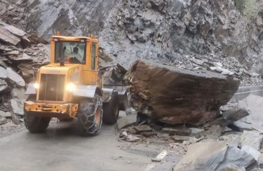 Şırnak-Beytüşşebap yolunda heyelan