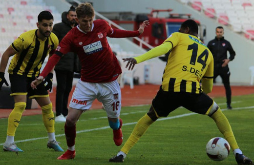 Süper Lig'de Sivasspor, İstanbulspor'u mağlup etti