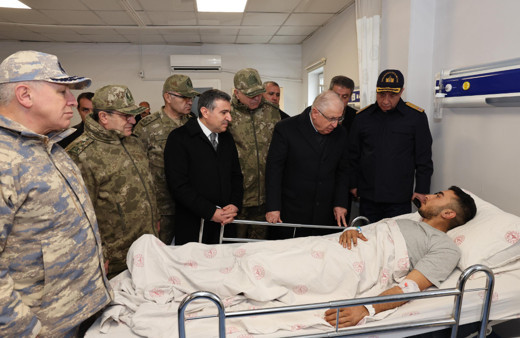 Milli Savunma Bakanı Yaşar Güler, yaralı askerleri ziyaret etti