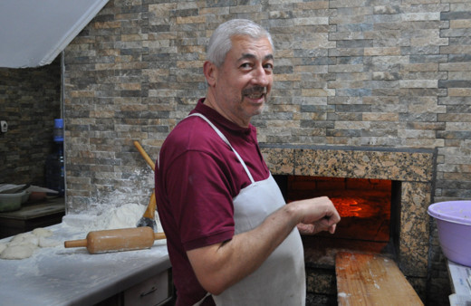 Herkes soğukla mücadele ederken pideciler sıcaktan bunalıyor