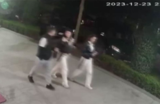 Beylükdüzünde çifte cinayet kamerada! İki kız tuzağa gençleri çekip götürmüş...