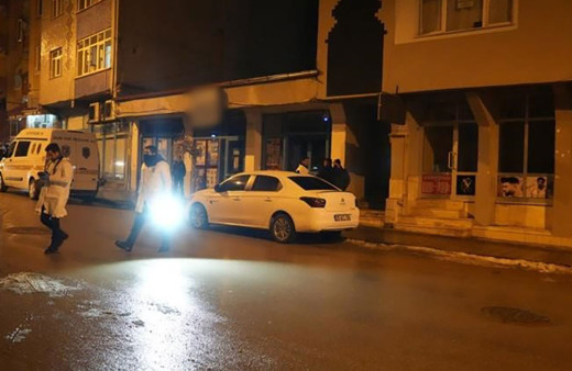 Bayburt'ta bir kişi eski iş arkadaşı olan 6 çocuk annesi kadını boğarak öldürdü!