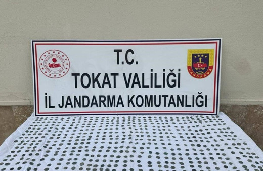 Tokat'ta Selçuklu dönemine ait 620 adet sikke ele geçirildi