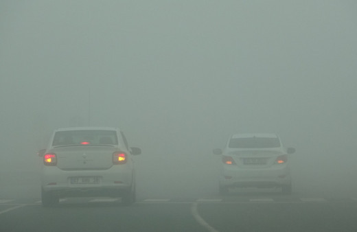 Diyarbakır sis altında kaldı, uçak seferlerinde rötarlar yaşandı