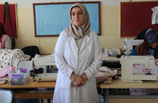 Mikrokredi ile kendi işini kurdu, şimdi kadınlara meslek öğretiyor!