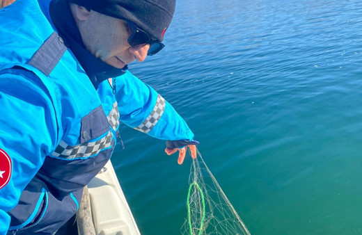 Kaçak avcılıkta kullanılan 800 metre uzatma ağı ele geçirildi