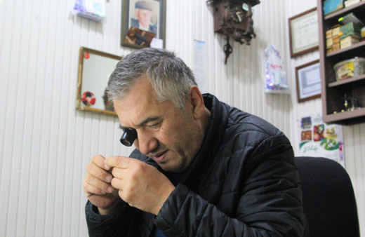 Baba mesleği saat tamirciliğini 37 yıldır yaşatmaya çalışıyor