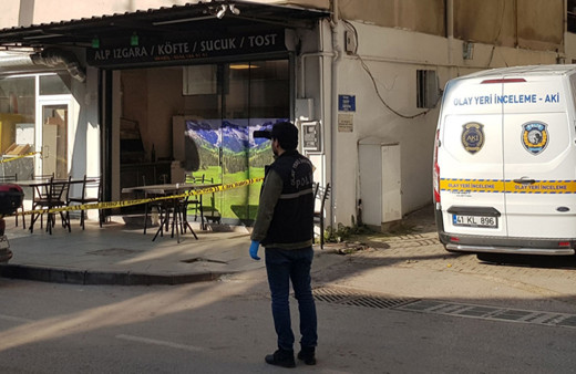 Tartıştığı akrabasını silahla yaraladı!