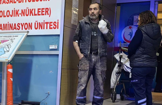 Elini makineye kaptırdı, parmakları koptu!