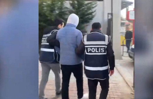 Yavru kediyi işkenceyle öldürdüğü anları sosyal medyada paylaştı! O cani, polis tarafından yakalandı