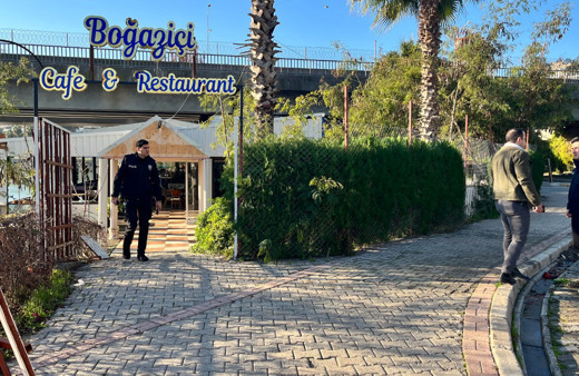 Kafe küle döndü, 97 yaşındaki adam ağır yaralandı