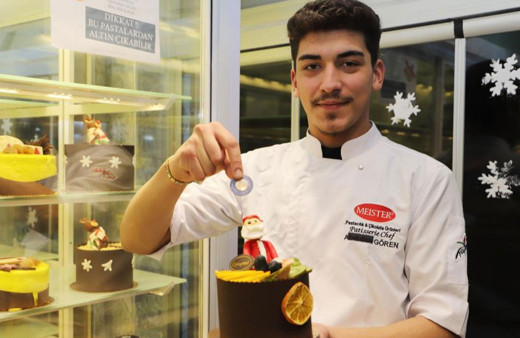 Müşteriye sürpriz! Pastanın içine gram altın koydular!