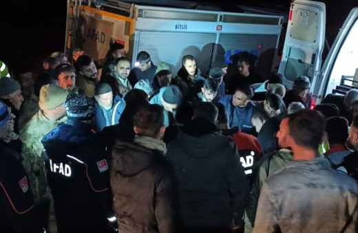 Bitlis'te bir avcı kayalıklardan düşüp öldü!