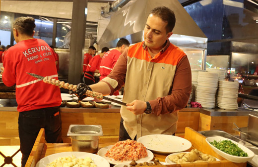 Adana'da yılbaşı akşamına özel "hindi kebabı" satılacak!