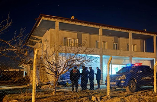 Niğde'de kanlı yılbaşı! İki akrabasını öldürdü! Saklandığı evini basan iki akrabası da onu öldürdü