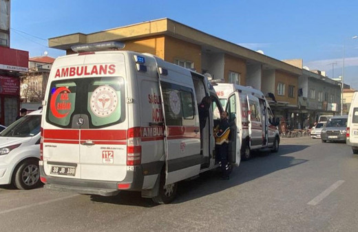 Kayseri'de silahlı saldırı: Yoldan geçenleri de vurdular!