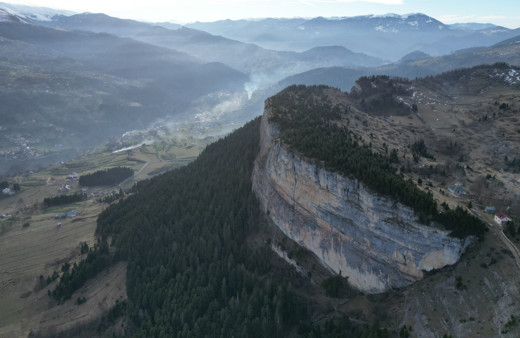 Eşsiz manzarasıyla Şahinkaya bölgenin yeni turizm merkezi olmaya aday gösteriliyor