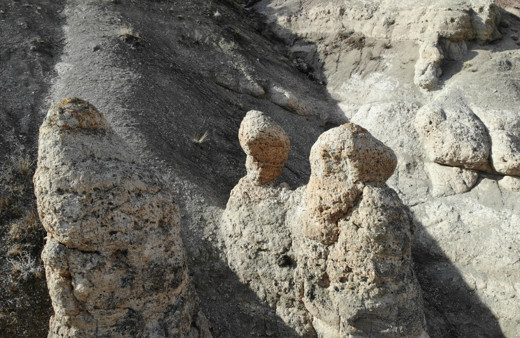 İnsan siluetindeki kayalar dikkat çekiyor
