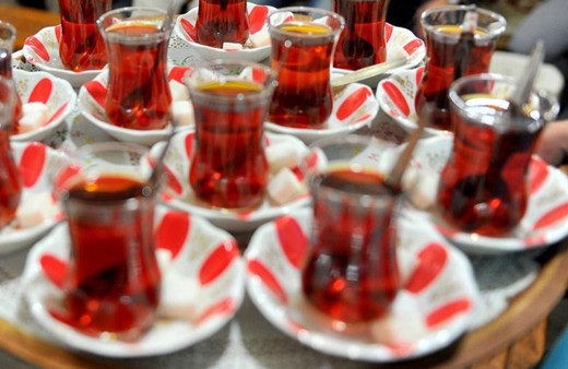 Aman dikkat! Sıcak çay yemek borusu kanseri yapıyor!