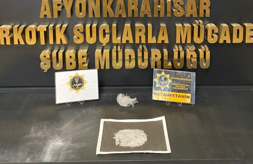 Uyuşturucu ile yakalanan 2 kişi gözaltına alındı