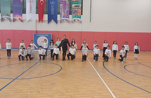 Okul sporları karate müsabakaları başladı